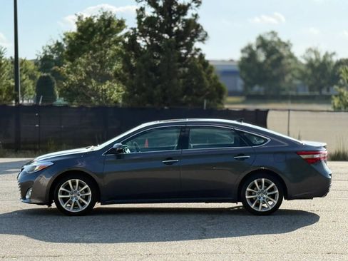 Used 2013 Toyota Avalon Limited w/ Technology Pkg FWD image 8