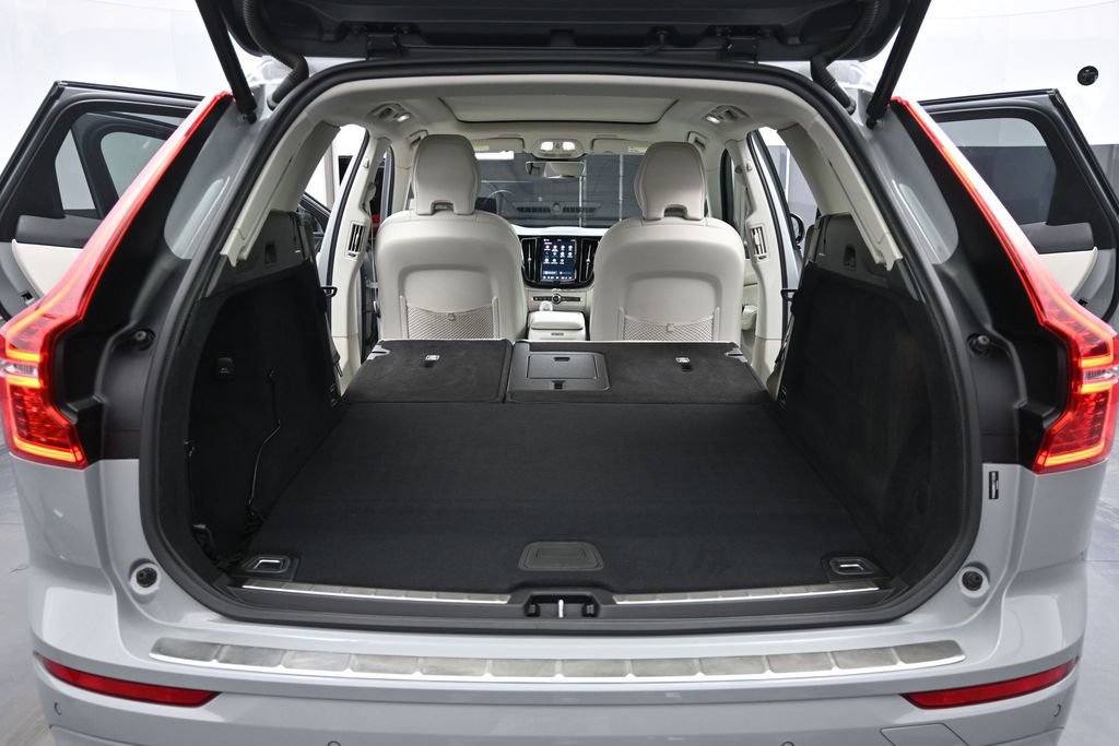 Used 2025 Volvo XC60 T8 Ultra w/ Protection Package Premier AWD/4WD image 22