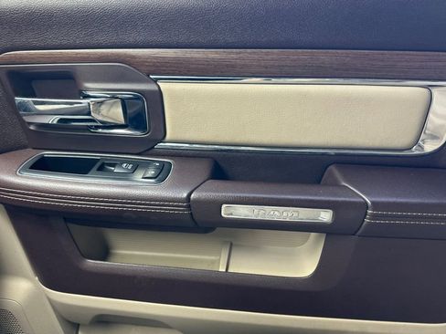 Used 2014 RAM 1500 Laramie w/ Convenience Group image 17