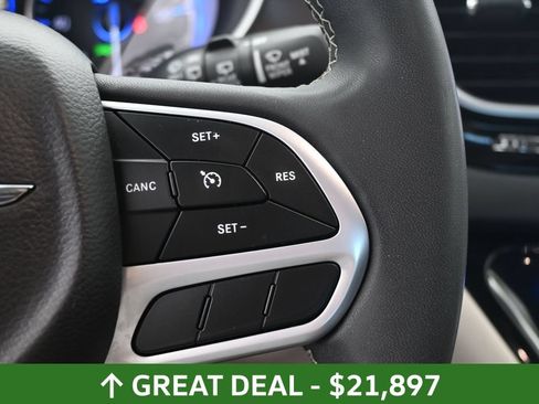 Used 2023 Chrysler Voyager LX FWD image 32