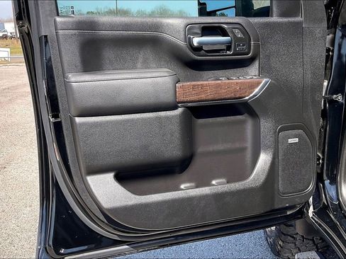 Used 2022 GMC Sierra 3500 Denali image 17