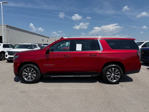 Used 2023 Chevrolet Suburban LT RWD image 39
