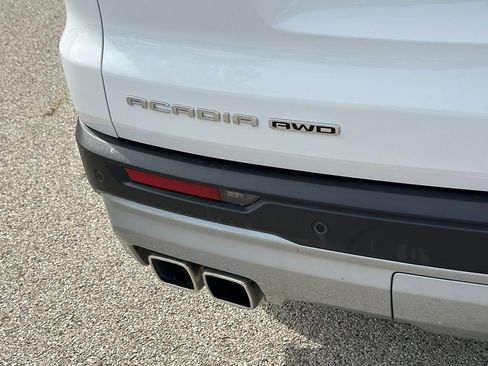 Used 2025 GMC Acadia Elevation AWD/4WD image 15