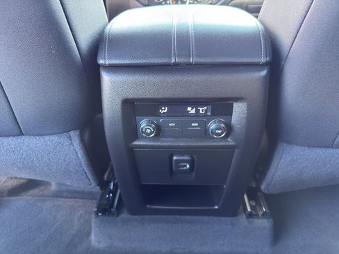 Used 2023 Chevrolet Traverse LT w/ LPO, Floor Liner Package image 32