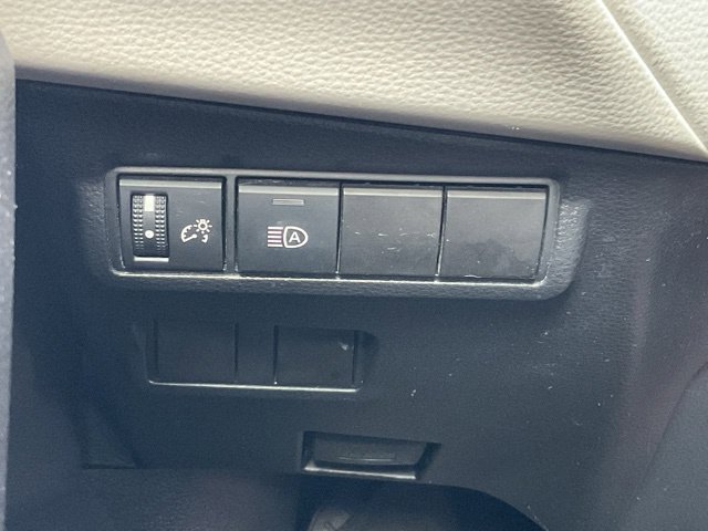 Used 2022 Toyota Corolla Cross L FWD image 33