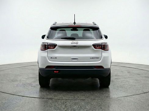Used 2025 Jeep Compass Trailhawk image 7