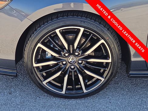 Used 2025 Honda Accord Touring image 7