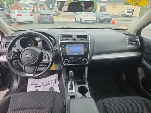 Used 2019 Subaru Outback 2.5i Premium AWD/4WD image 18