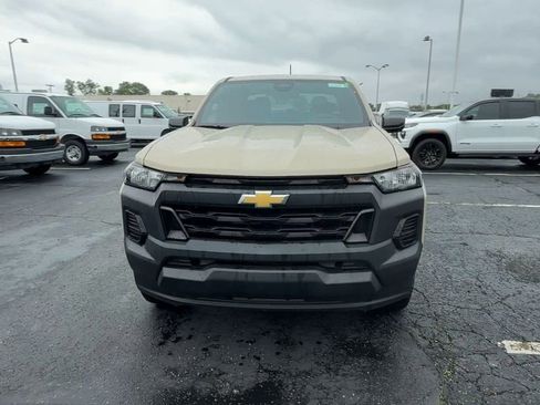 Used 2024 Chevrolet Colorado W/T RWD image 3