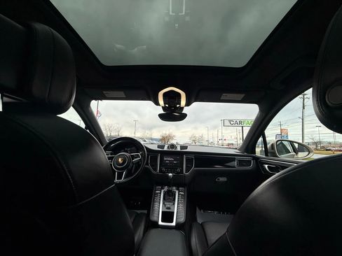Used 2018 Porsche Macan S image 26
