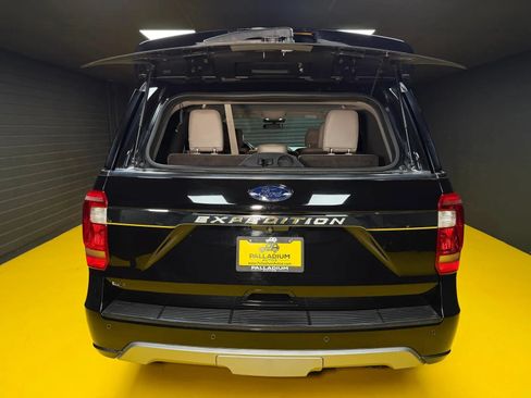 Used 2019 Ford Expedition XLT w/ Equipment Group 201A AWD/4WD image 10