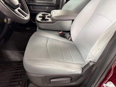 Used 2017 RAM 1500 Express AWD/4WD image 12