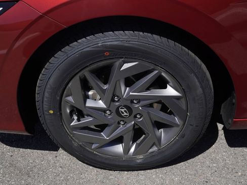 Used 2024 Hyundai Elantra SEL FWD image 7