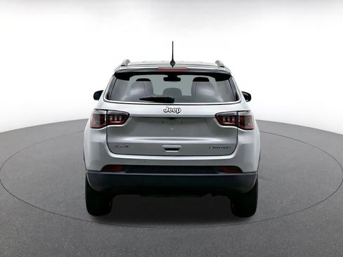 Used 2025 Jeep Compass Limited AWD/4WD image 8