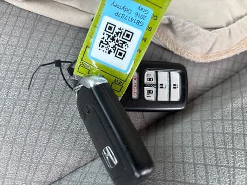 Used 2016 Honda Odyssey SE image 24