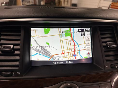 Used 2020 Nissan Armada SL image 20