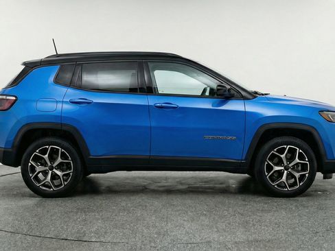 Used 2025 Jeep Compass Limited AWD/4WD image 11
