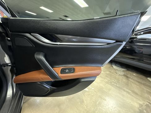 Used 2019 Maserati Ghibli RWD image 24