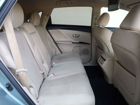 Used 2011 Toyota Venza AWD w/ Convenience Pkg image 22