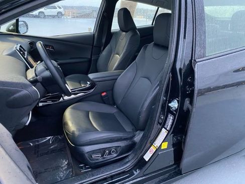 Used 2016 Toyota Prius Four image 16