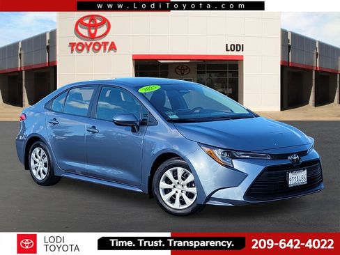 Used 2025 Toyota Corolla LE image 1