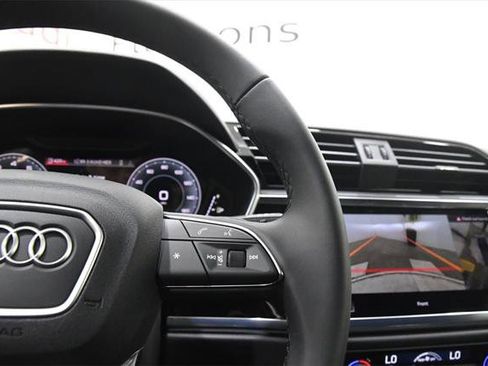 Certified 2024 Audi Q3 2.0T Premium Plus image 28