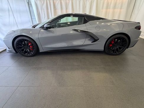 Used 2025 Chevrolet Corvette Stingray Preferred Conv w/ Battery Protection Package RWD image 2