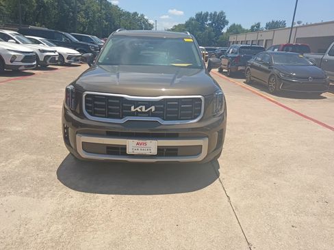 Used 2025 Kia Telluride S FWD image 5