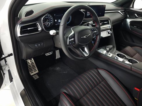Used 2025 Genesis G70 3.3T Advanced image 12
