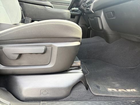 Used 2022 RAM 2500 Big Horn w/ Cold Weather Group image 31