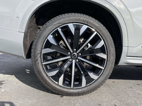 New 2026 Volvo XC90 B6 Plus w/ Protection Package Premier image 29