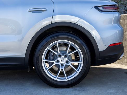 Certified 2025 Porsche Cayenne Coupe image 17