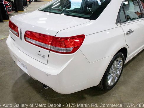 Used 2012 Lincoln MKZ FWD image 15