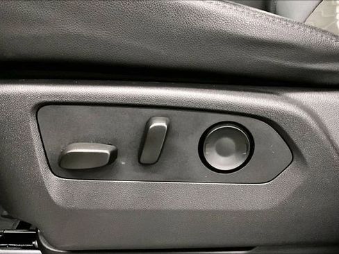 Used 2025 Chevrolet Silverado 1500 ZR2 w/ Technology Package image 31