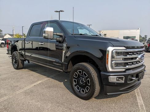 Used 2024 Ford F250 Platinum w/ FX4 Off-Road Package AWD/4WD image 23
