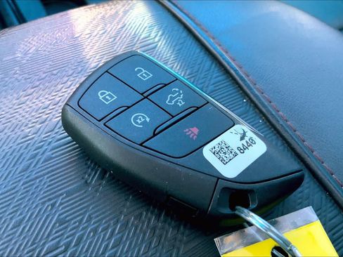 Used 2024 GMC Sierra 1500 AT4X image 12