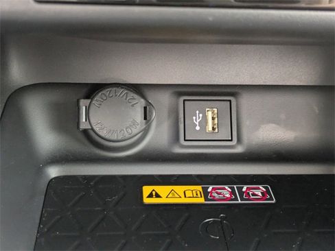 Used 2024 Toyota RAV4 XLE Premium image 28