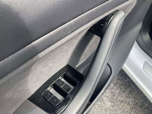 Used 2019 Tesla Model 3 Long Range image 18
