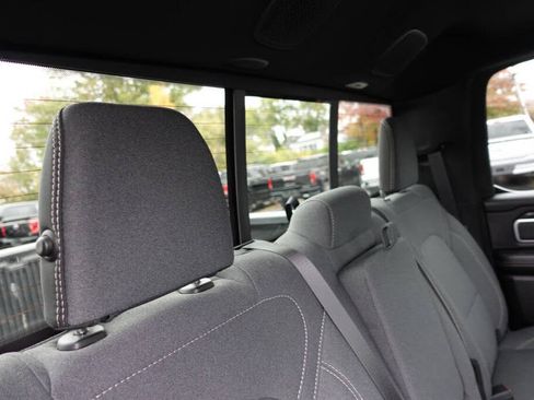 Used 2022 RAM 1500 Big Horn AWD/4WD image 31