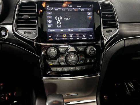 Used 2019 Jeep Grand Cherokee Limited image 27
