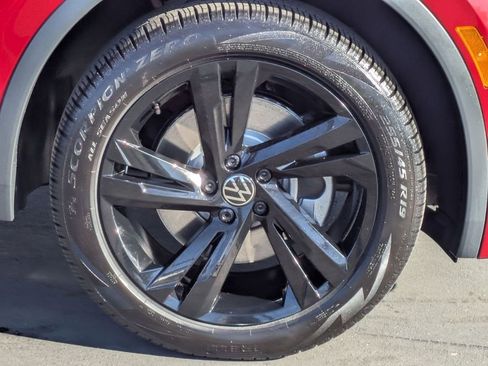Used 2024 Volkswagen Tiguan SE R-Line image 22