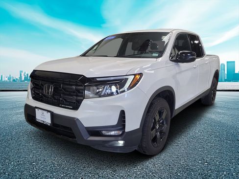Certified 2025 Honda Ridgeline Black Edition image 2