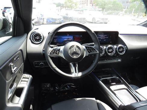 Used 2026 Mercedes-Benz GLA 250 4MATIC image 10