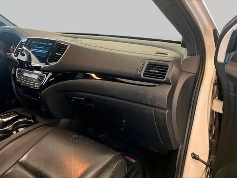 Used 2021 Honda Passport Touring image 17