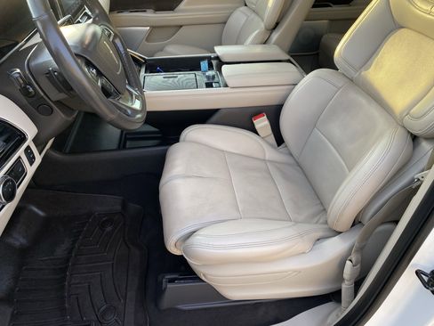 Used 2020 Lincoln Navigator Reserve w/ Luxury Package image 15