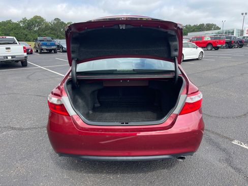 Used 2017 Toyota Camry SE FWD image 16
