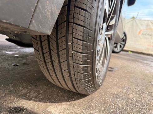 Used 2024 Volkswagen Tiguan S image 44