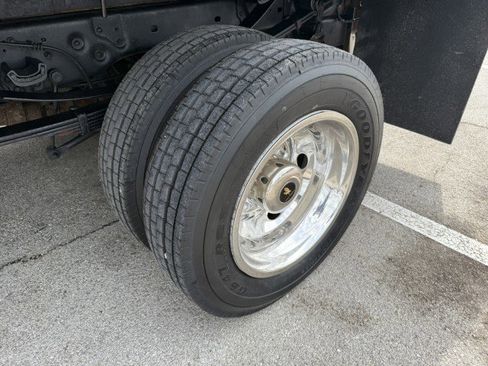 Used 2009 Ford F550 4x4 Regular Cab Super Duty image 7