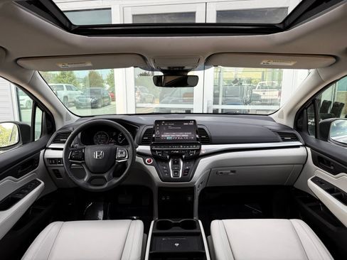 Used 2025 Honda Odyssey EX-L image 27