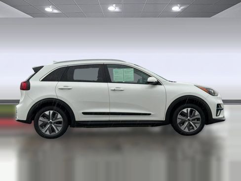 Used 2022 Kia Niro EX Premium image 8